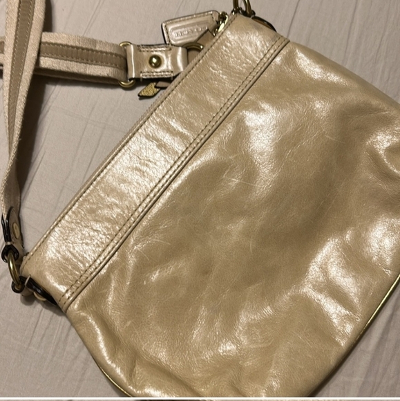 Coach Poppy Cream Leather Crossbody Bag - Picture 15 of 16